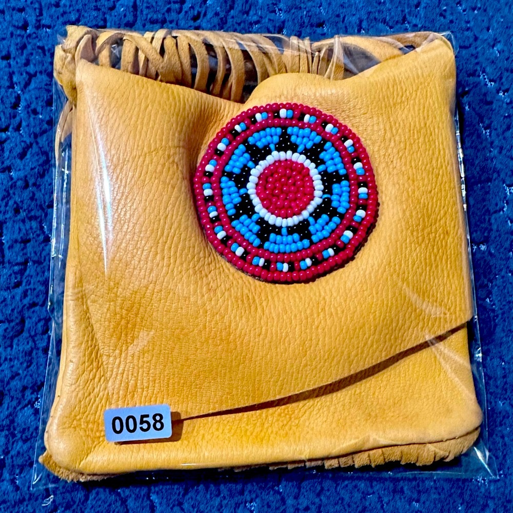 Native American Medicine Bag Navajo (Nab 91)
Leather - Picture 10 of 10